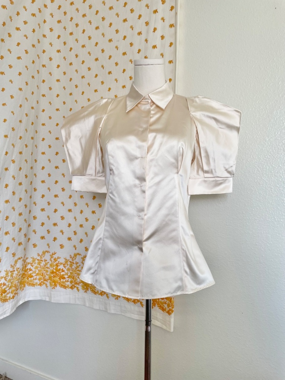 Prada Ivory Silk Puffy Sleeve Blouse Made in Italy - Picture 2 of 13